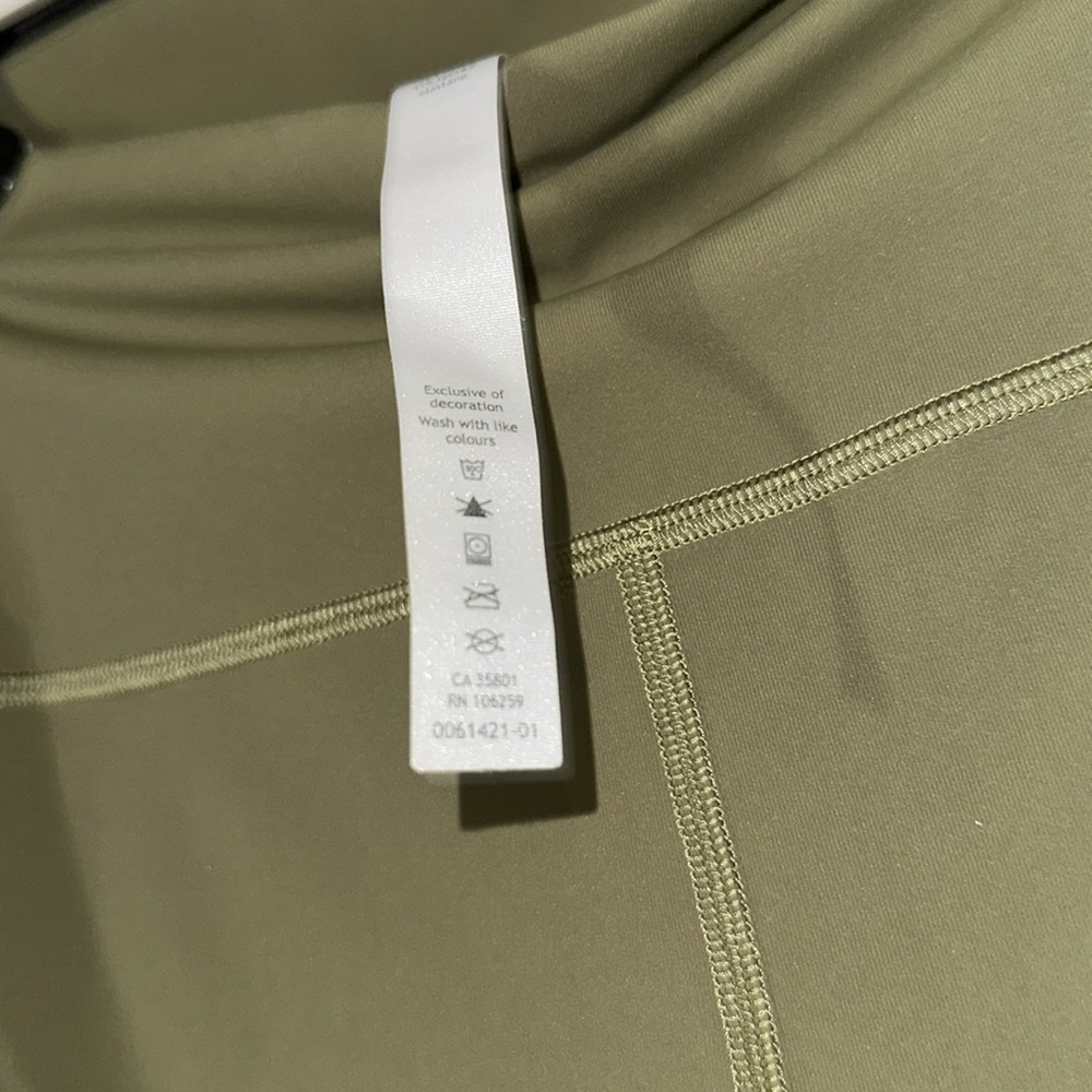 Lululemon Legging - SIZE 8 - Picture 9 of 10